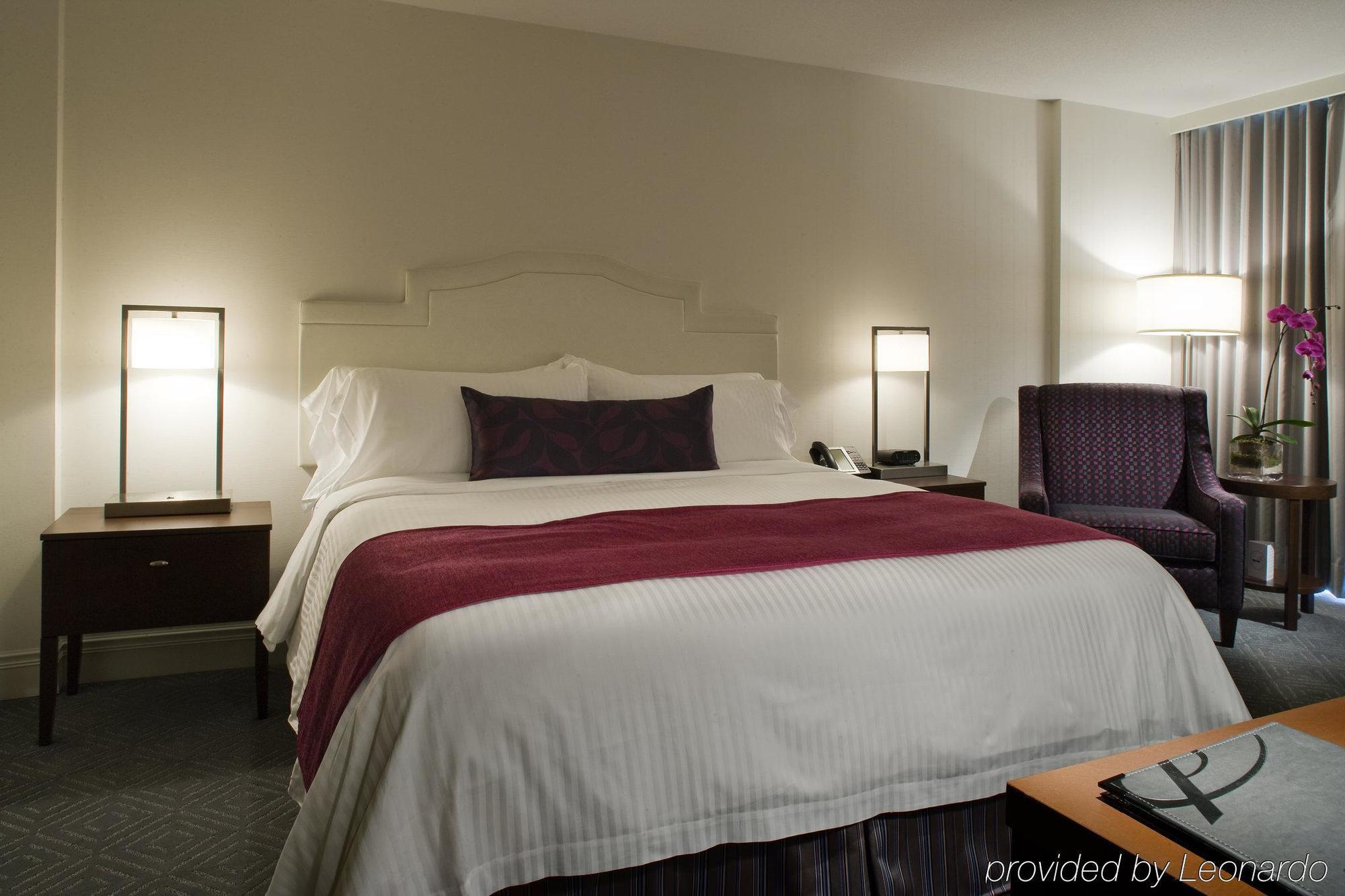 Delta Hotels By Marriott Burnaby Conference Centre Esterno foto
